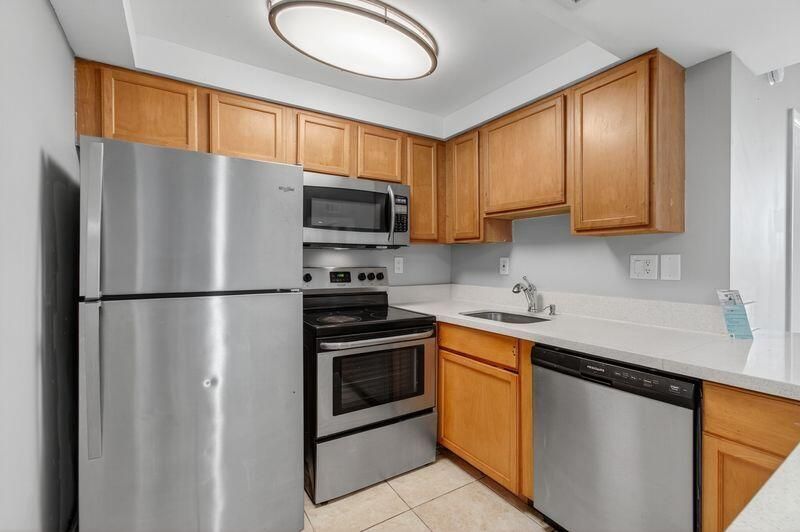 For Rent: $1,795 (2 beds, 2 baths, 728 Square Feet)