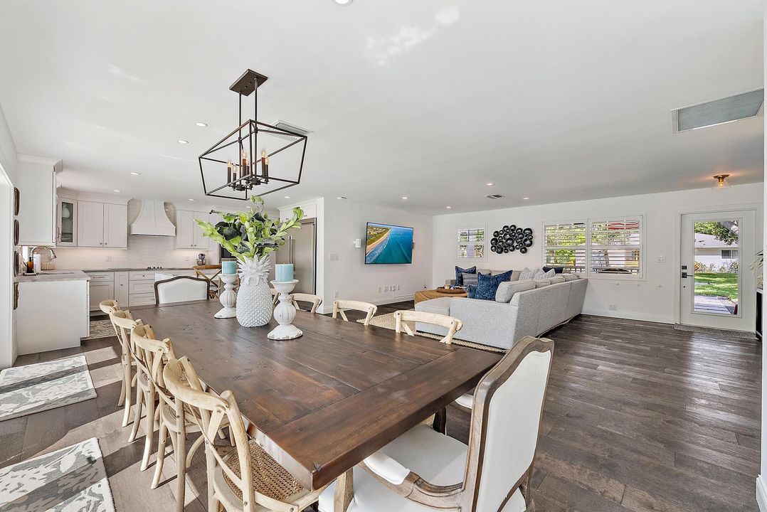 For Rent: $11,500 (3 beds, 2 baths, 1564 Square Feet)