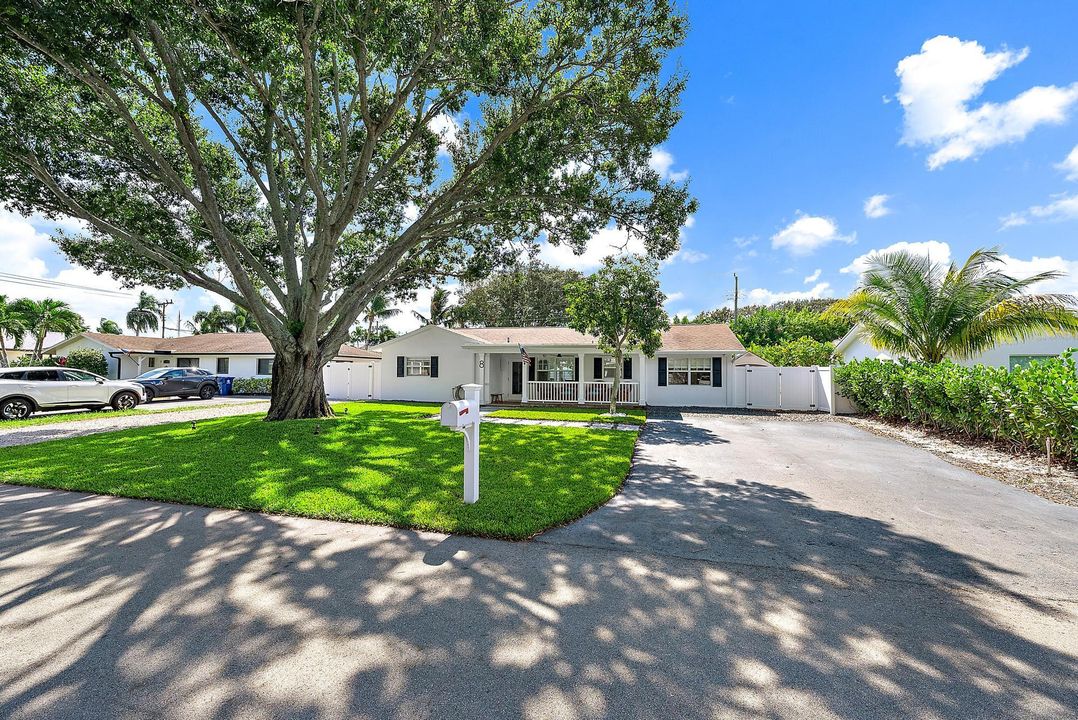 For Rent: $11,500 (3 beds, 2 baths, 1564 Square Feet)