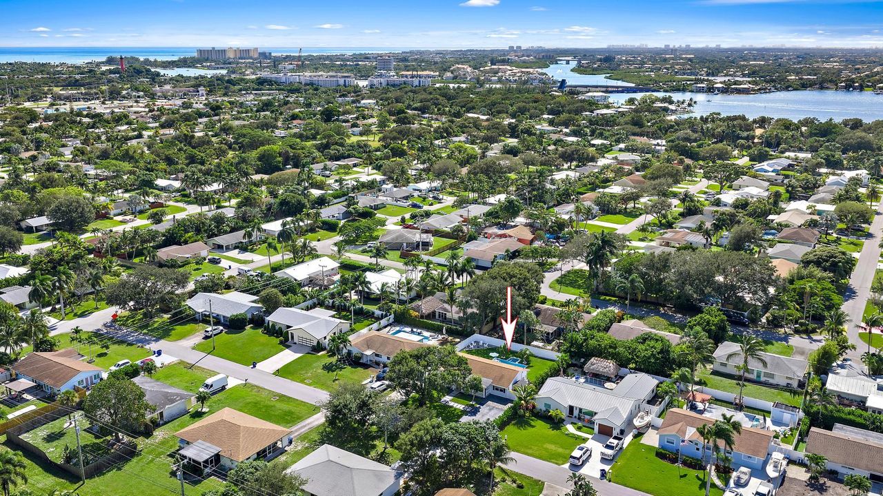 For Rent: $11,500 (3 beds, 2 baths, 1564 Square Feet)