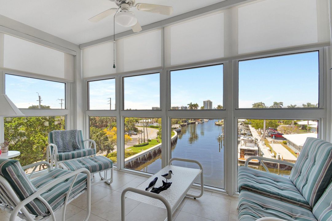 For Sale: $369,000 (2 beds, 1 baths, 860 Square Feet)