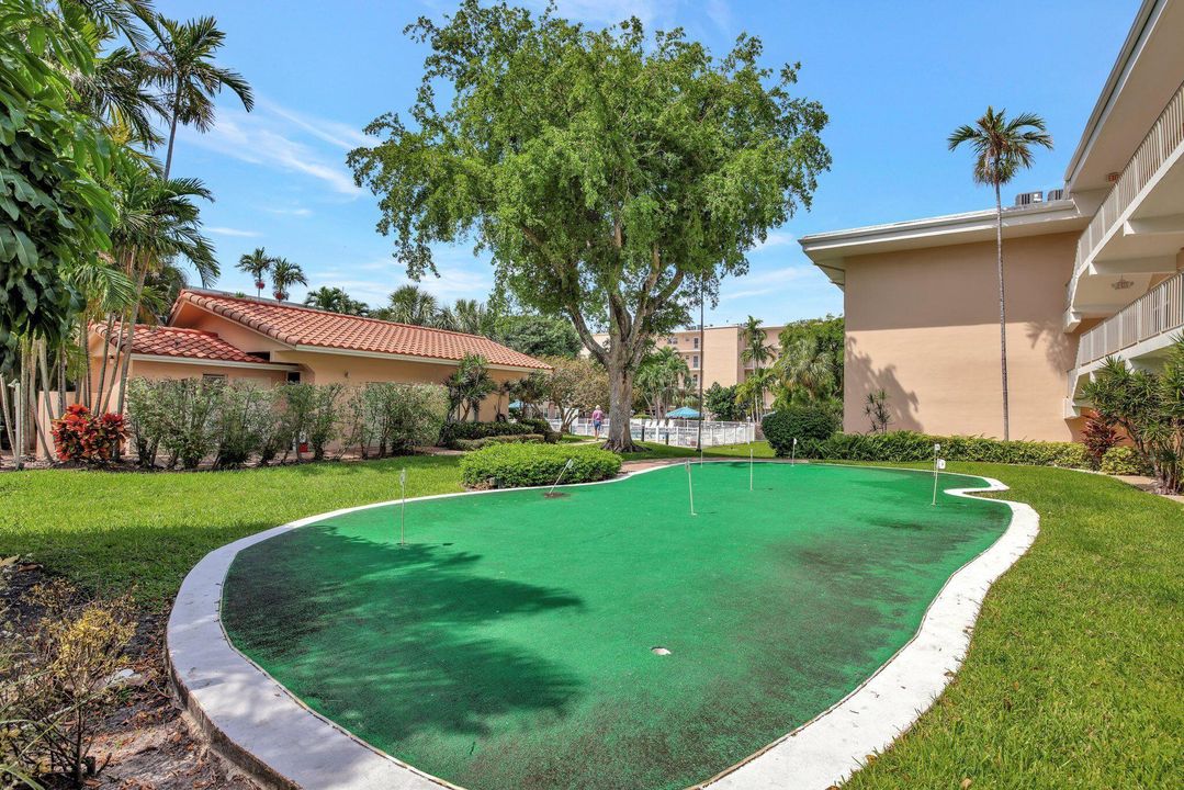 For Sale: $369,000 (2 beds, 1 baths, 860 Square Feet)