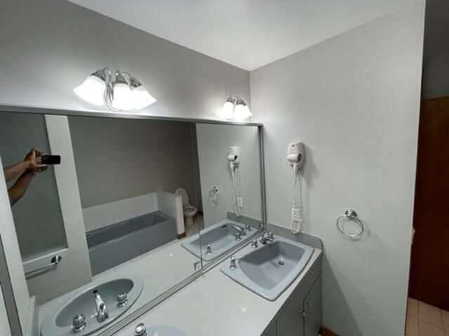 Active With Contract: $3,299 (4 beds, 2 baths, 2537 Square Feet)