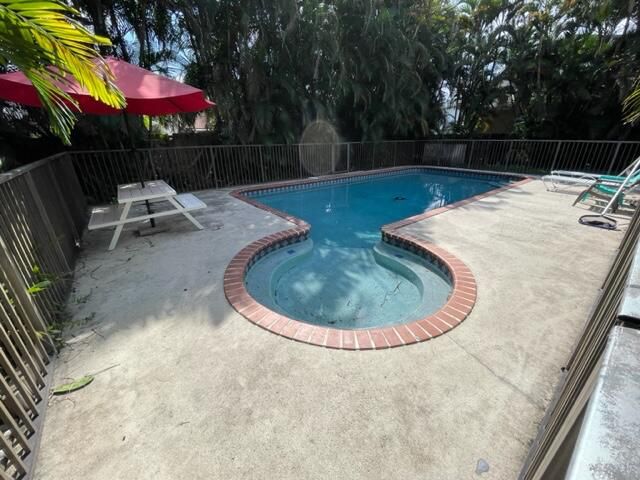 Active With Contract: $3,299 (4 beds, 2 baths, 2537 Square Feet)