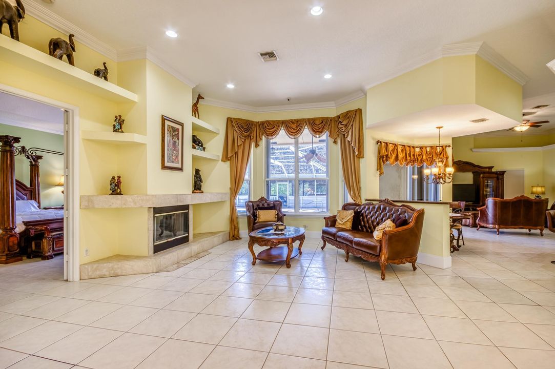 For Sale: $890,000 (6 beds, 4 baths, 3347 Square Feet)