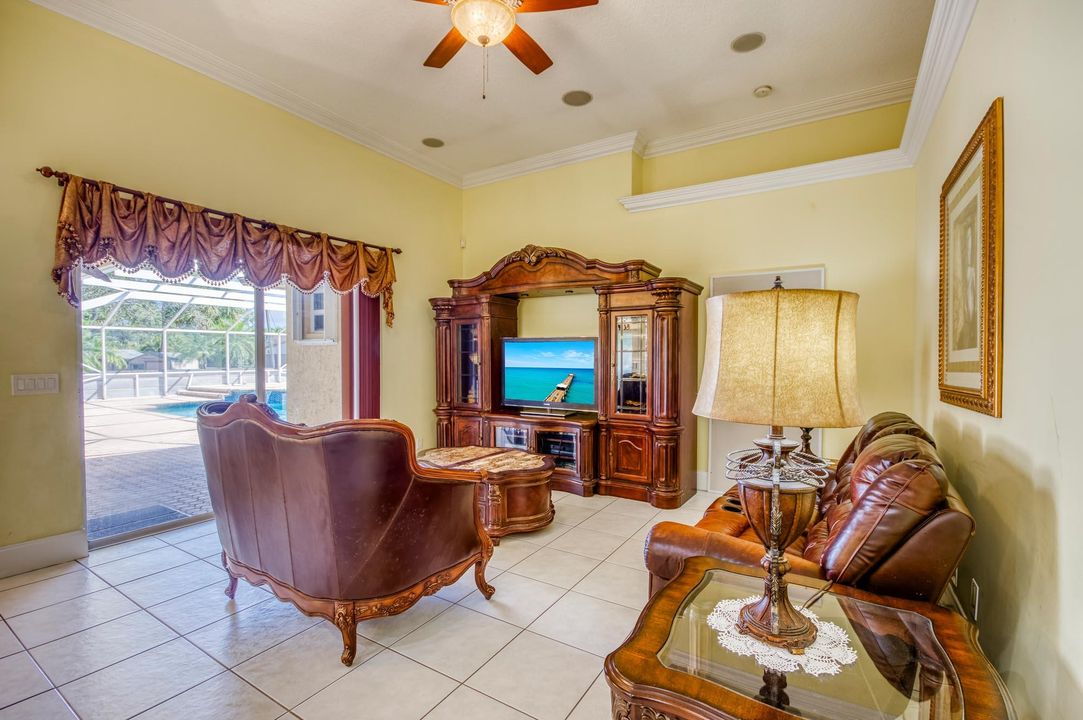 For Sale: $890,000 (6 beds, 4 baths, 3347 Square Feet)