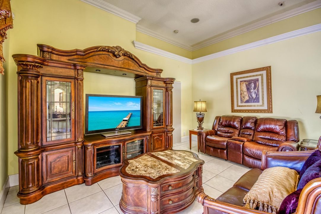 For Sale: $890,000 (6 beds, 4 baths, 3347 Square Feet)