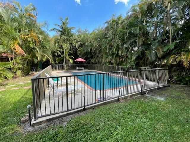 Active With Contract: $3,299 (4 beds, 2 baths, 2537 Square Feet)