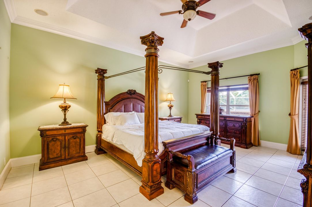 For Sale: $890,000 (6 beds, 4 baths, 3347 Square Feet)