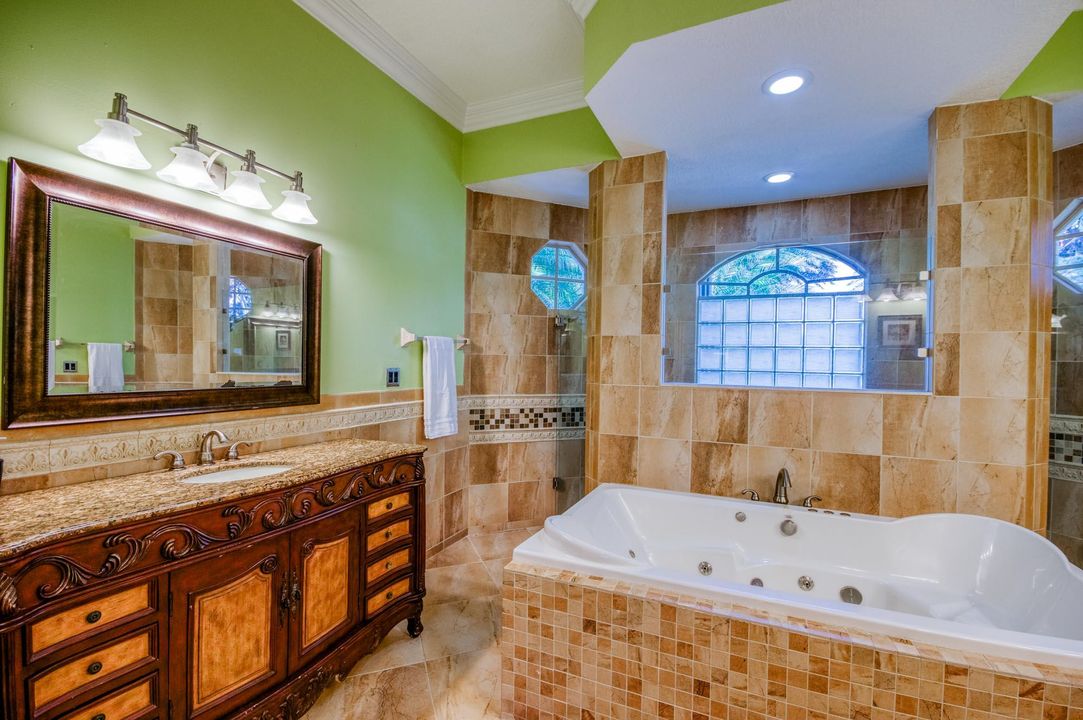 For Sale: $890,000 (6 beds, 4 baths, 3347 Square Feet)