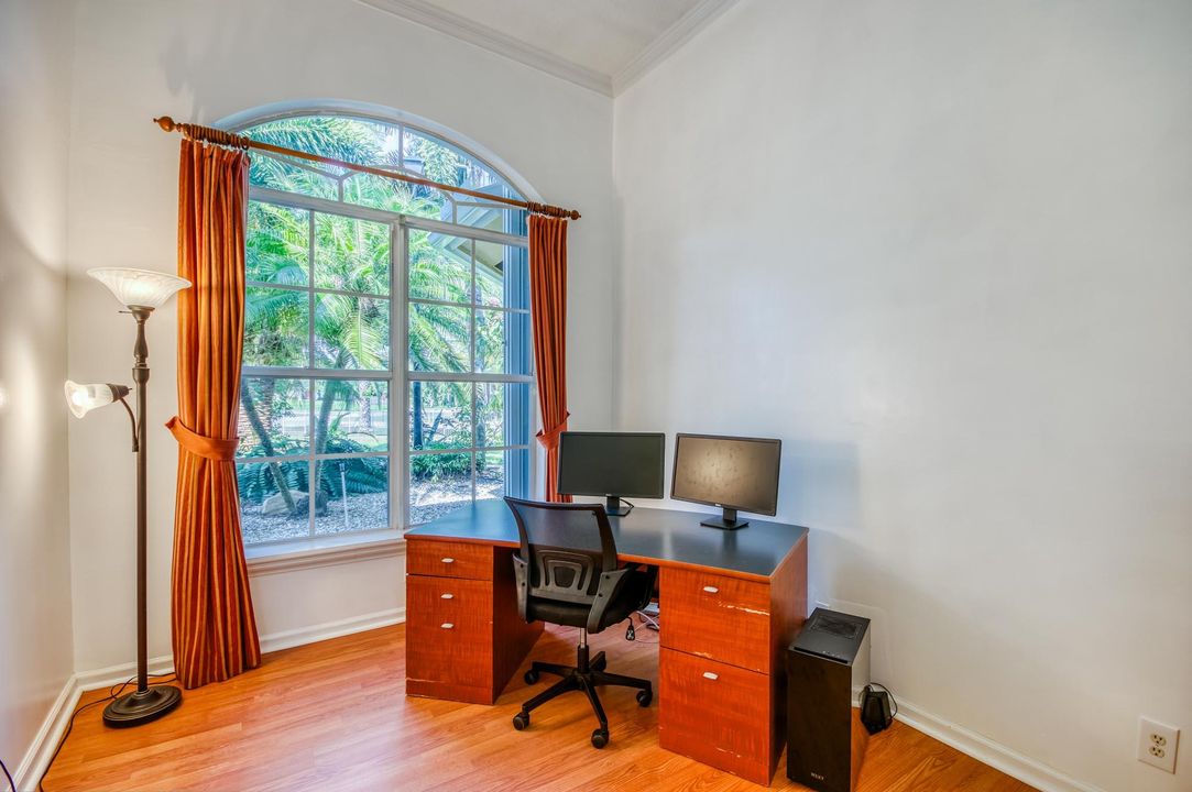 For Sale: $890,000 (6 beds, 4 baths, 3347 Square Feet)