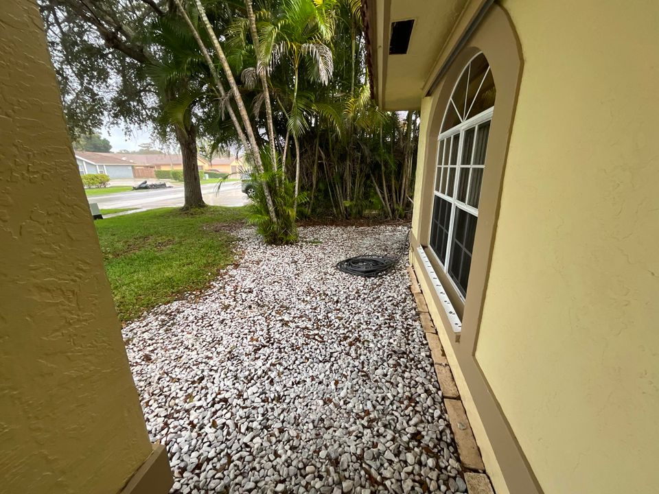 Active With Contract: $3,299 (4 beds, 2 baths, 2537 Square Feet)