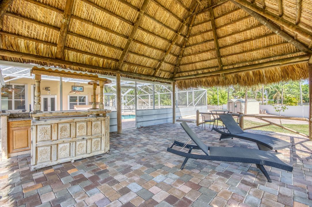 For Sale: $890,000 (6 beds, 4 baths, 3347 Square Feet)