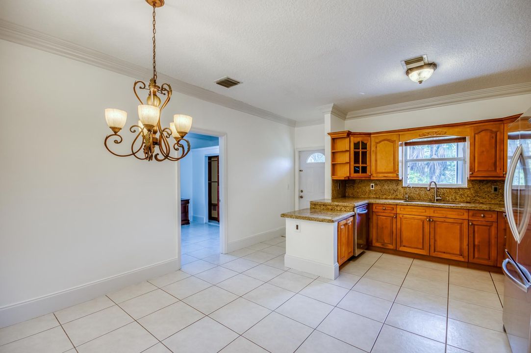 For Sale: $890,000 (6 beds, 4 baths, 3347 Square Feet)