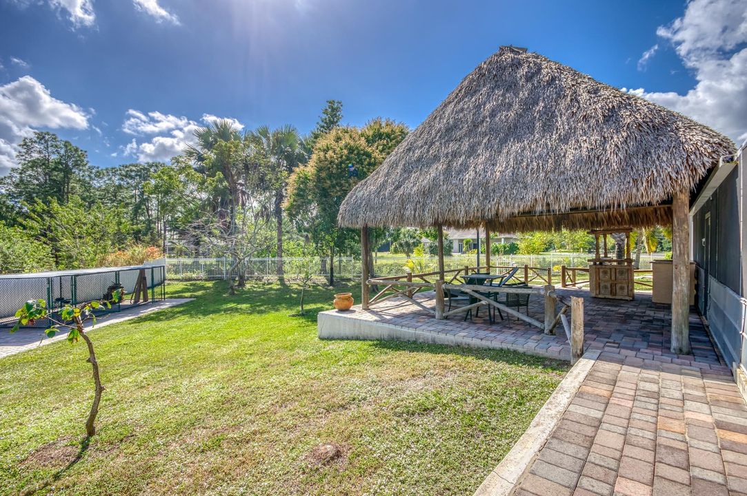 For Sale: $890,000 (6 beds, 4 baths, 3347 Square Feet)