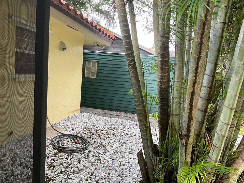 Active With Contract: $3,299 (4 beds, 2 baths, 2537 Square Feet)