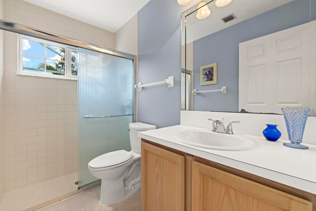 合同活跃: $645,000 (4 贝兹, 3 浴室, 2093 平方英尺)