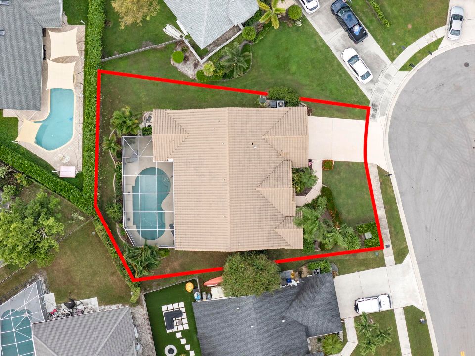 合同活跃: $645,000 (4 贝兹, 3 浴室, 2093 平方英尺)