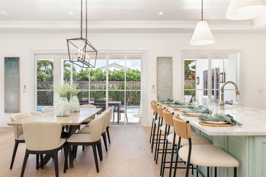 合同活跃: $3,450,000 (4 贝兹, 3 浴室, 2982 平方英尺)