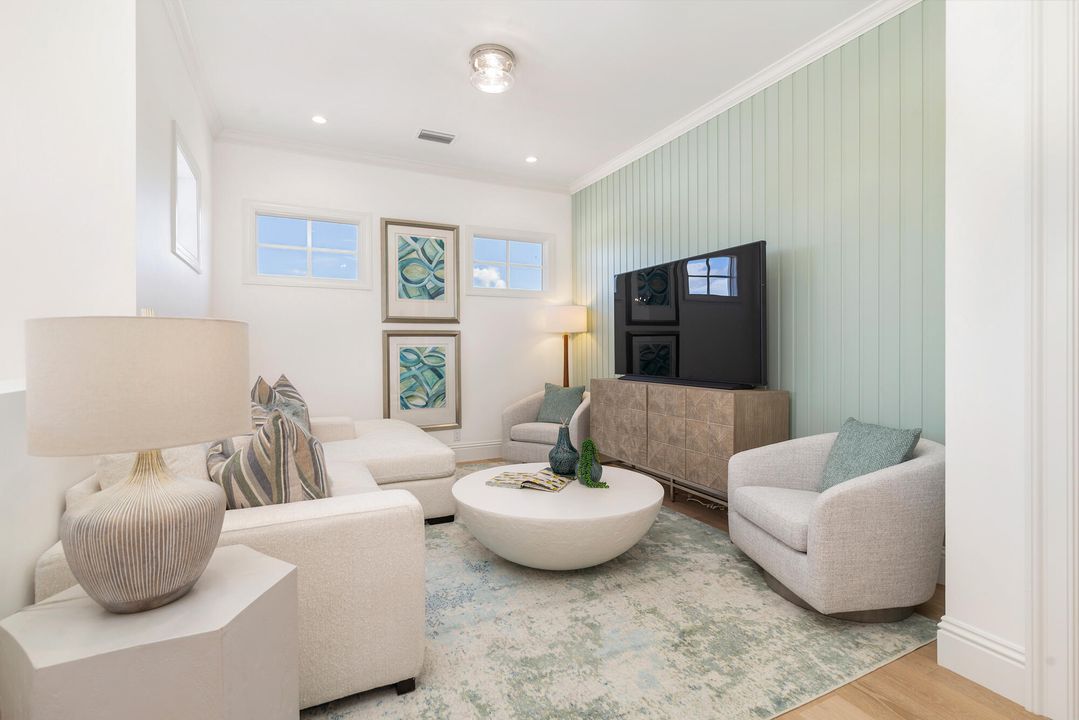 合同活跃: $3,450,000 (4 贝兹, 3 浴室, 2982 平方英尺)