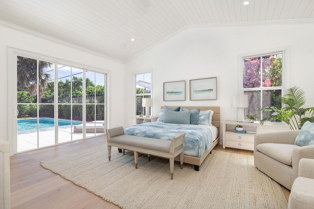 合同活跃: $3,450,000 (4 贝兹, 3 浴室, 2982 平方英尺)