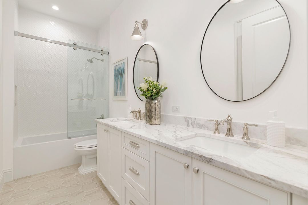 合同活跃: $3,450,000 (4 贝兹, 3 浴室, 2982 平方英尺)