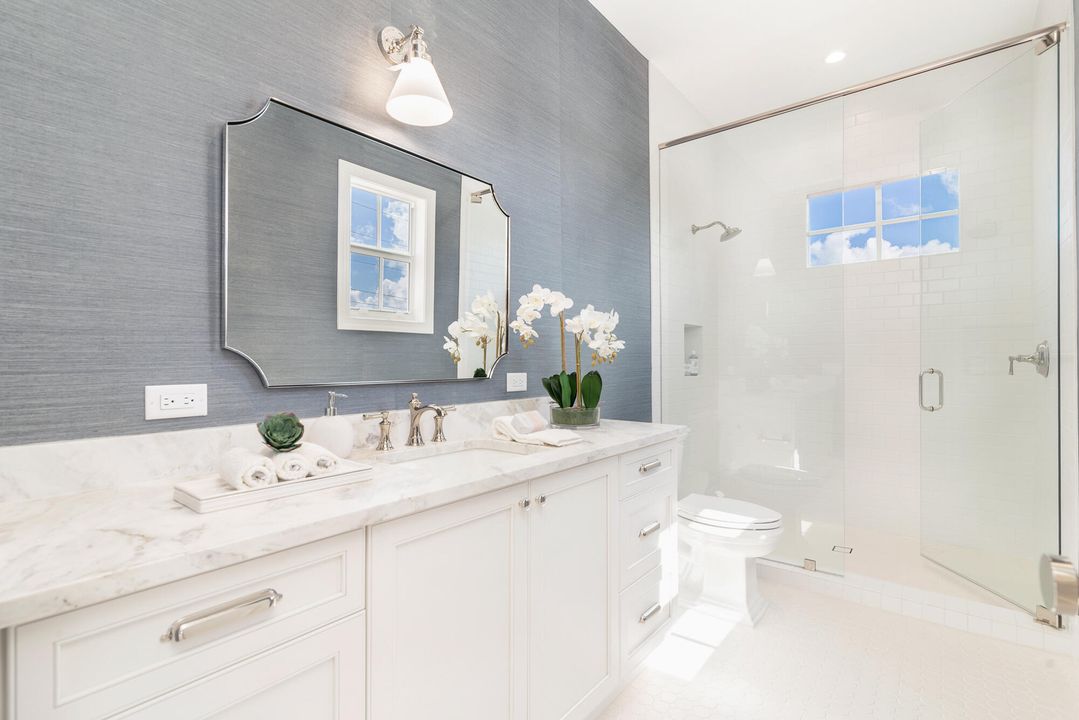 合同活跃: $3,450,000 (4 贝兹, 3 浴室, 2982 平方英尺)