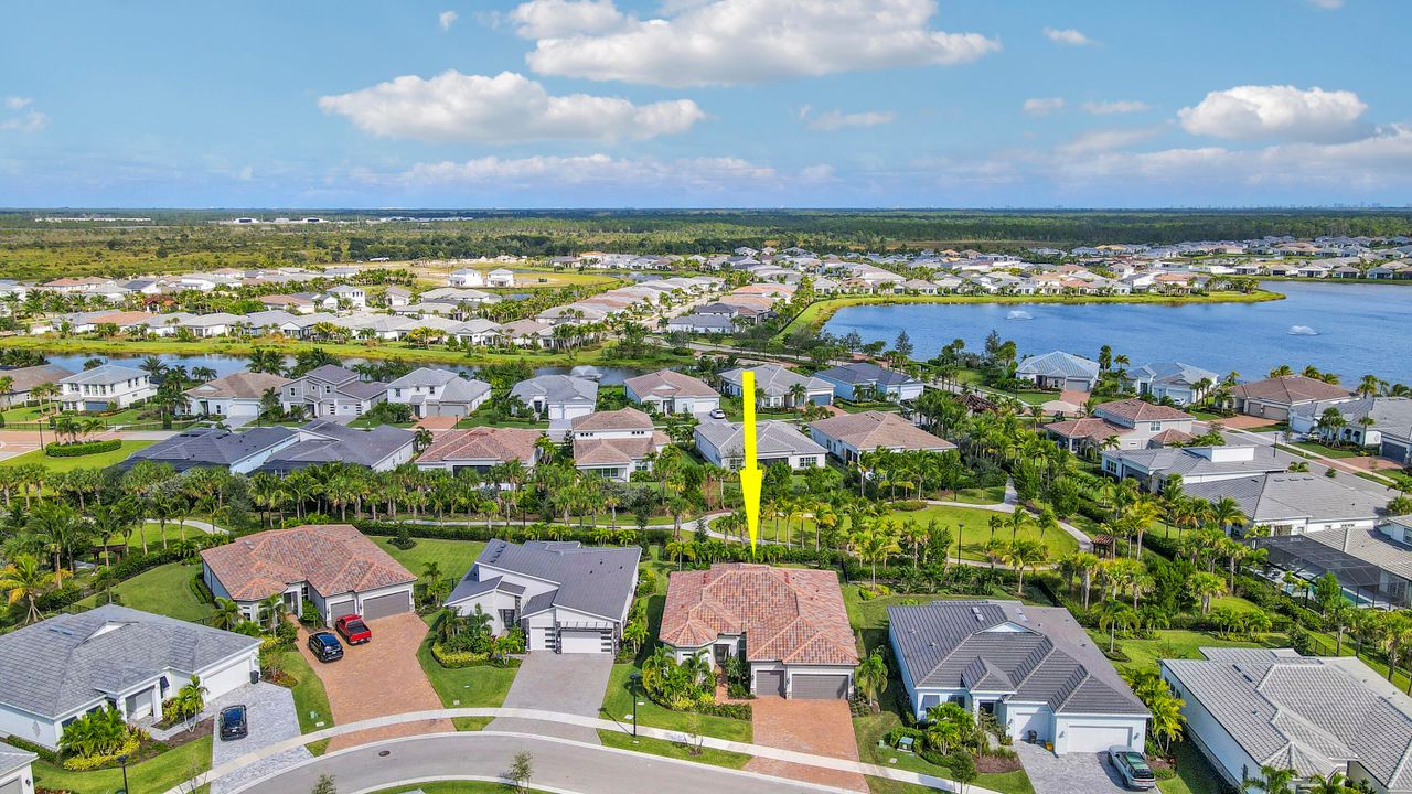 For Sale: $1,118,000 (3 beds, 4 baths, 2584 Square Feet)