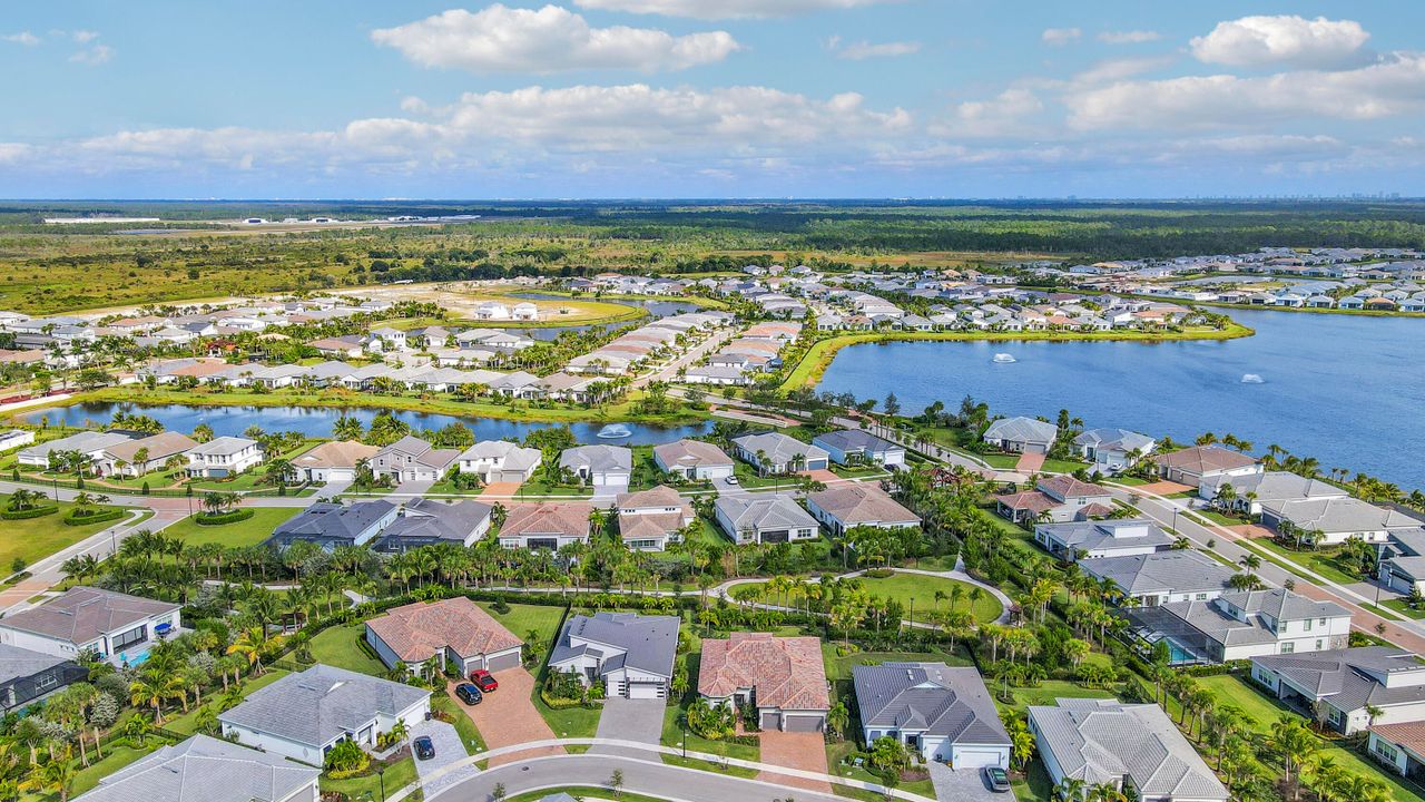 For Sale: $1,118,000 (3 beds, 4 baths, 2584 Square Feet)