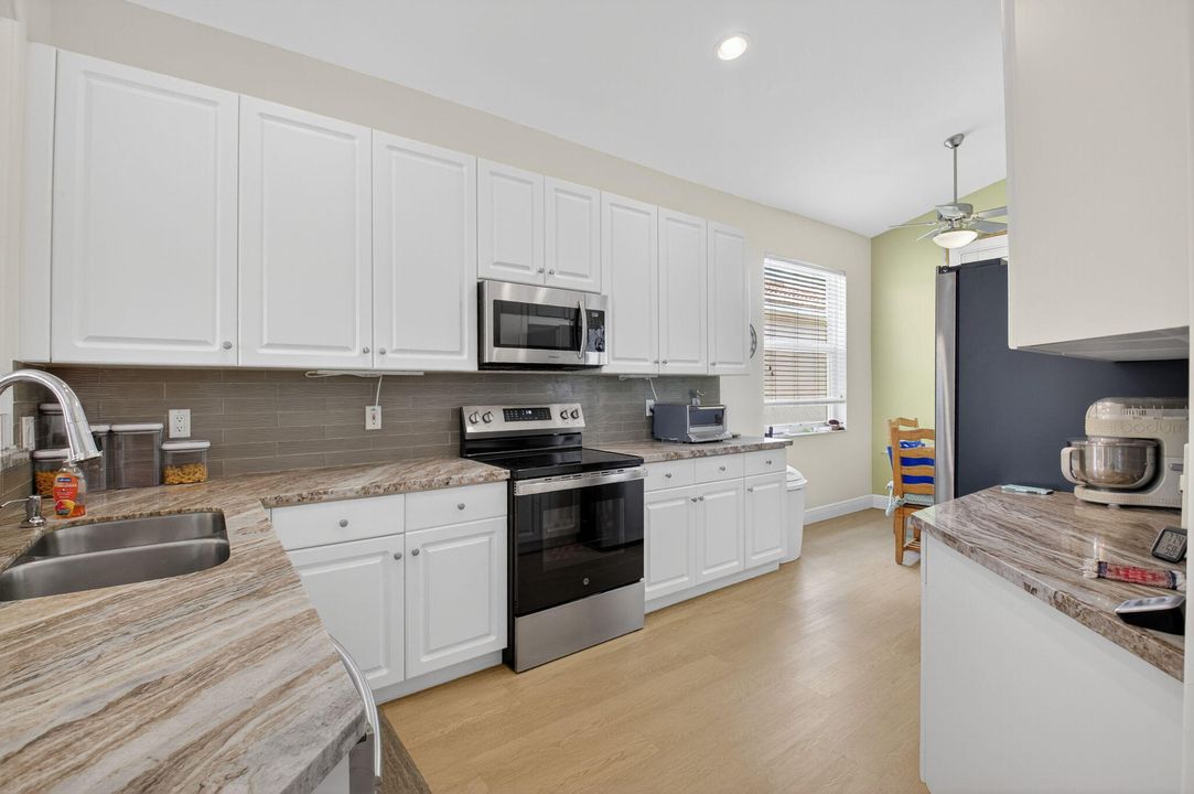 For Sale: $429,000 (2 beds, 2 baths, 1526 Square Feet)