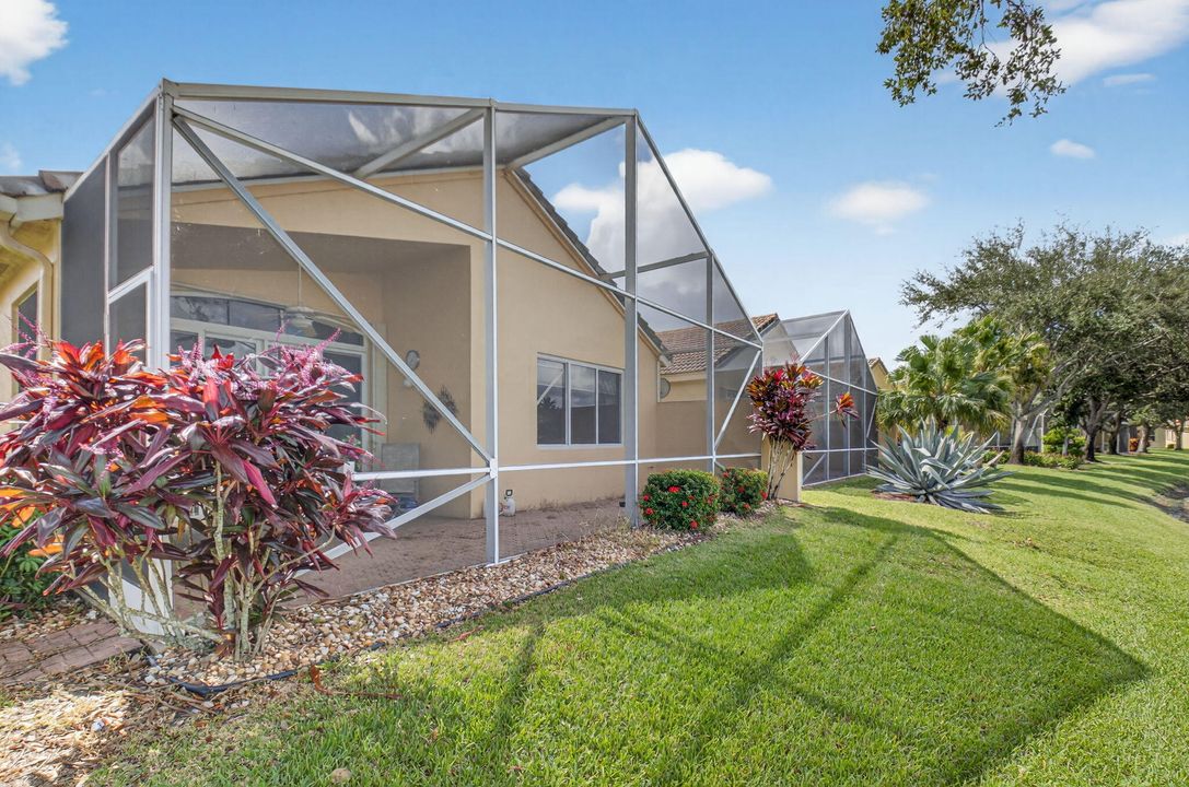 For Sale: $429,000 (2 beds, 2 baths, 1526 Square Feet)