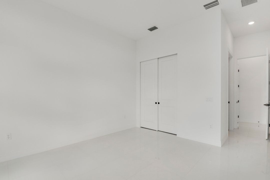 For Sale: $1,118,000 (3 beds, 4 baths, 2584 Square Feet)