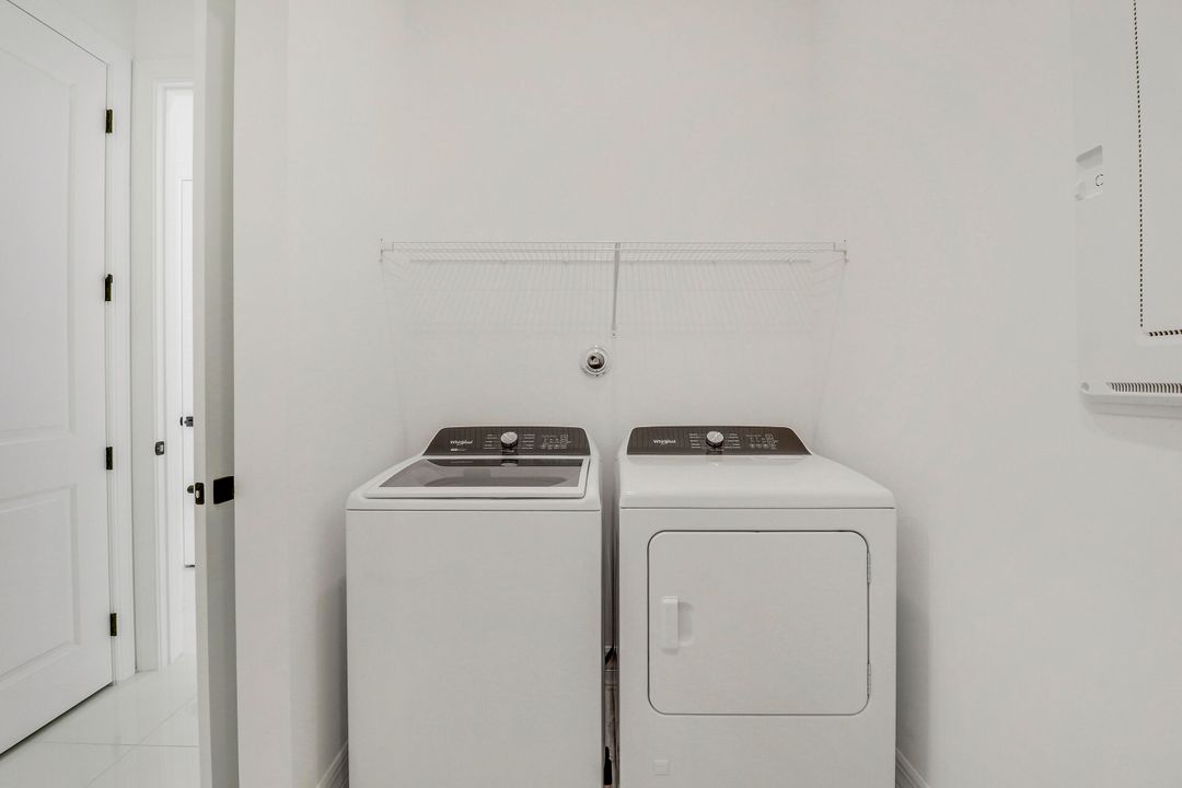 For Sale: $1,118,000 (3 beds, 4 baths, 2584 Square Feet)