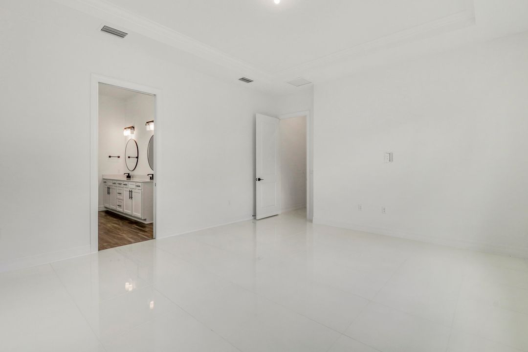 For Sale: $1,118,000 (3 beds, 4 baths, 2584 Square Feet)