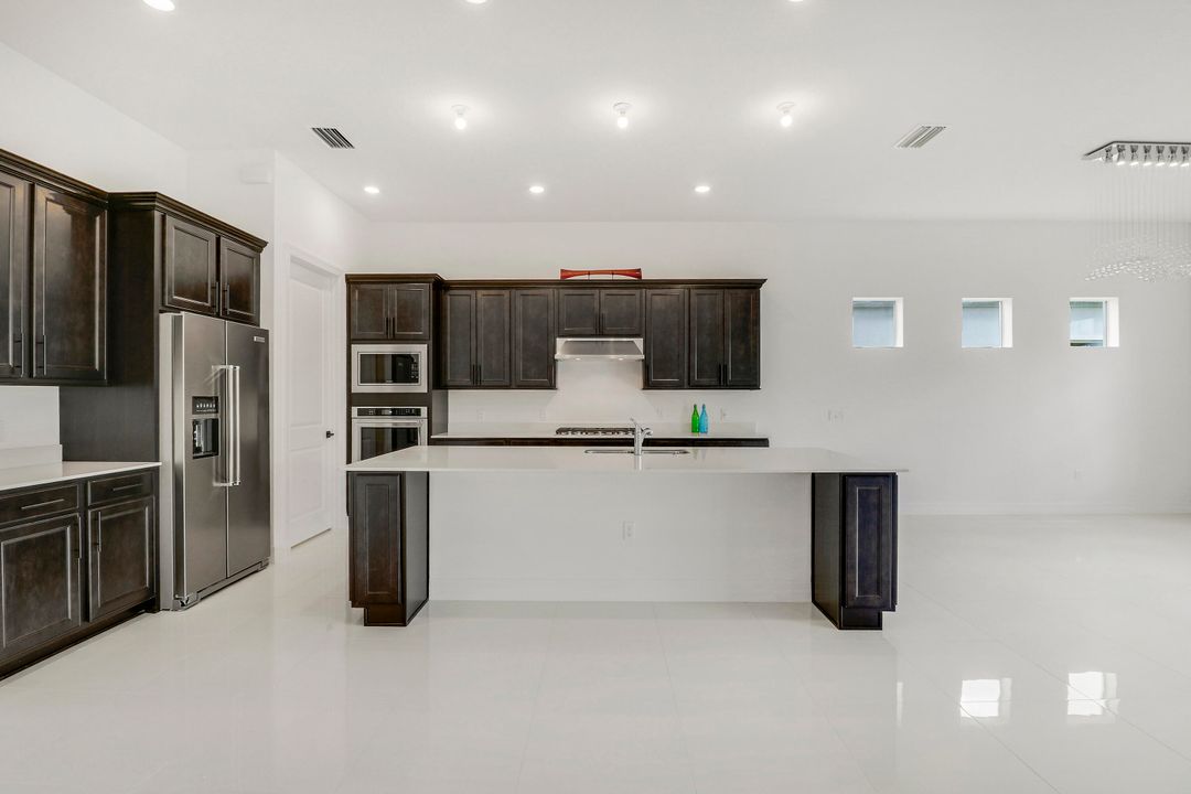 For Sale: $1,118,000 (3 beds, 4 baths, 2584 Square Feet)