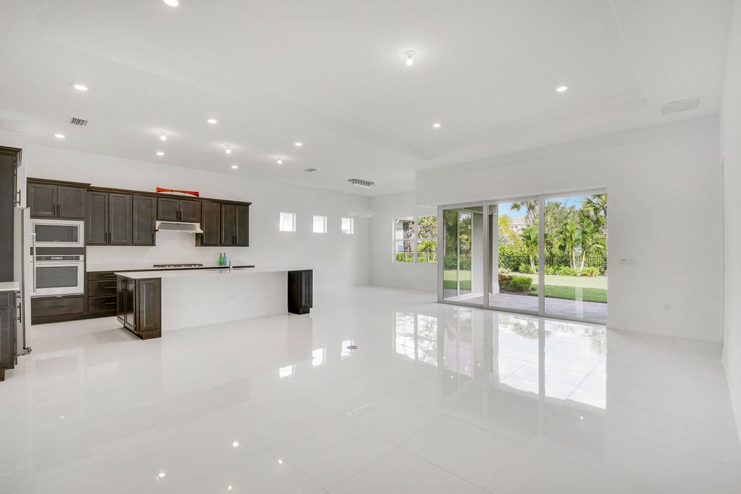 For Sale: $1,118,000 (3 beds, 4 baths, 2584 Square Feet)