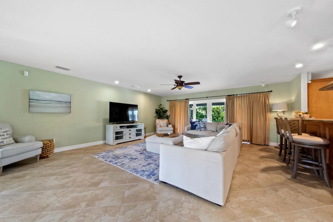 En Venta: $3,495,000 (5 camas, 4 baños, 4527 Pies cuadrados)