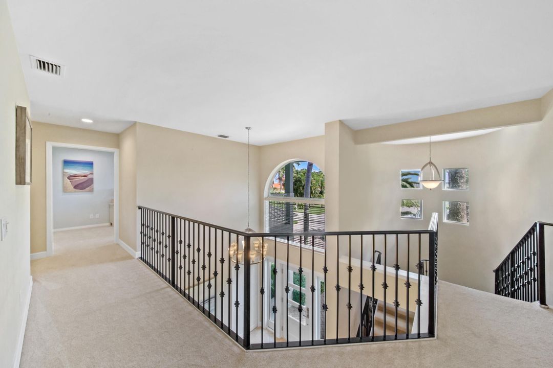 En Venta: $3,495,000 (5 camas, 4 baños, 4527 Pies cuadrados)