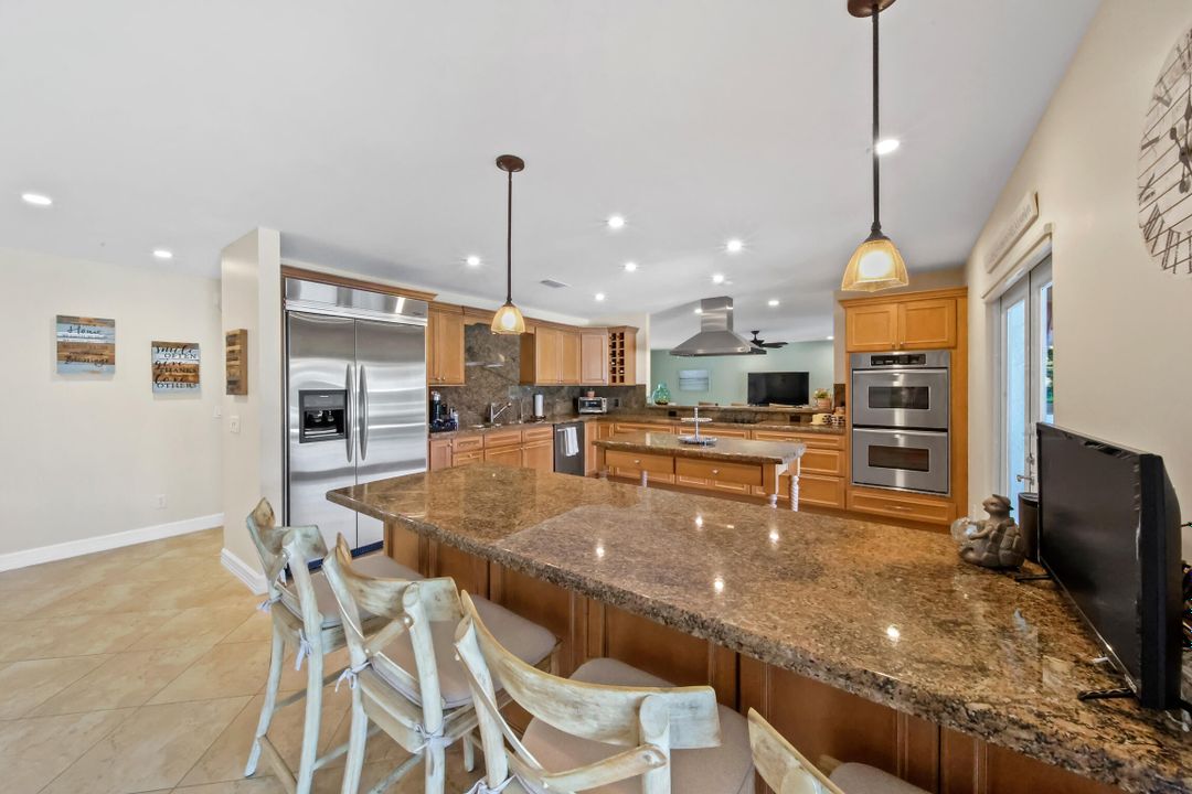 En Venta: $3,495,000 (5 camas, 4 baños, 4527 Pies cuadrados)