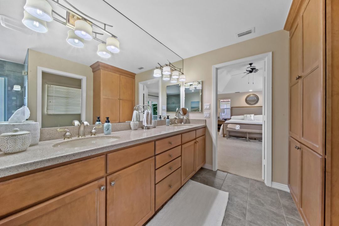 En Venta: $3,495,000 (5 camas, 4 baños, 4527 Pies cuadrados)