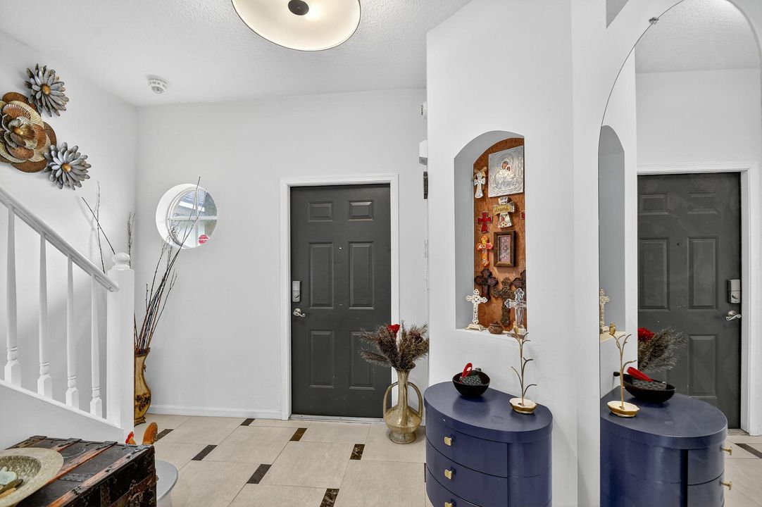 Active With Contract: $425,000 (3 beds, 2 baths, 1559 Square Feet)