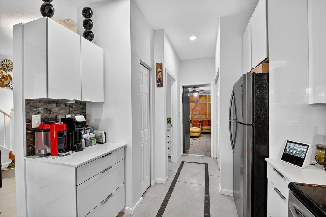 Active With Contract: $425,000 (3 beds, 2 baths, 1559 Square Feet)