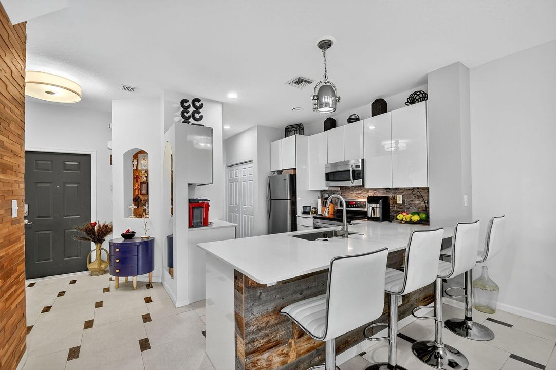 Active With Contract: $425,000 (3 beds, 2 baths, 1559 Square Feet)