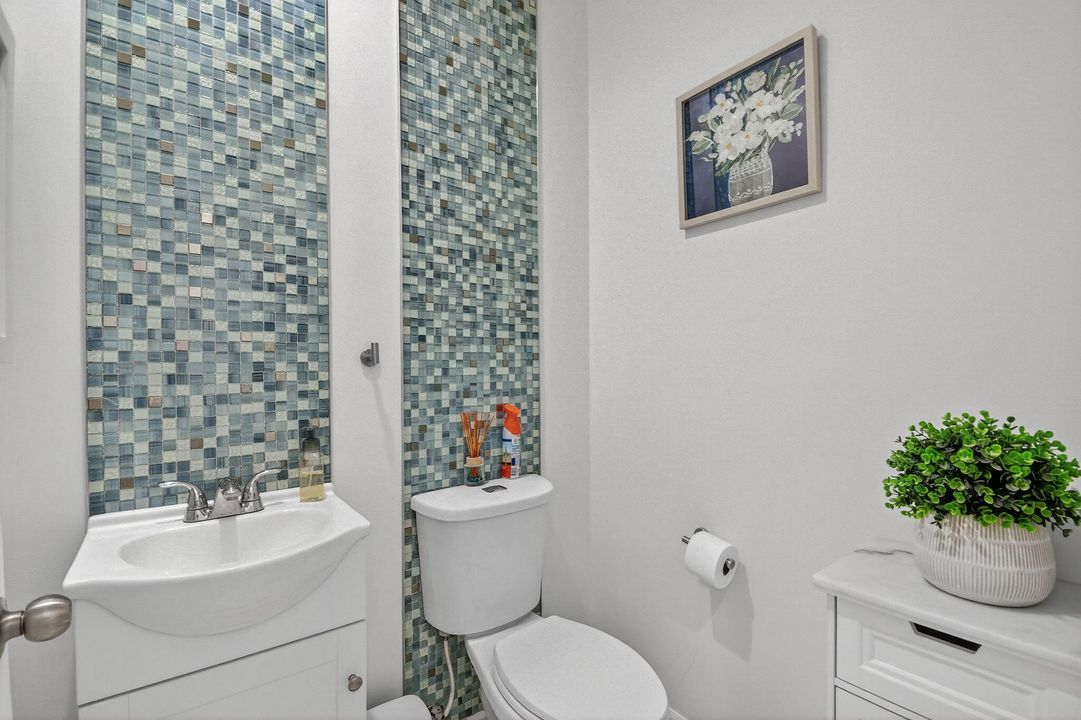 Active With Contract: $425,000 (3 beds, 2 baths, 1559 Square Feet)