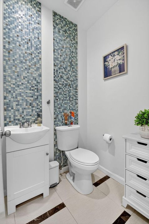 Active With Contract: $425,000 (3 beds, 2 baths, 1559 Square Feet)