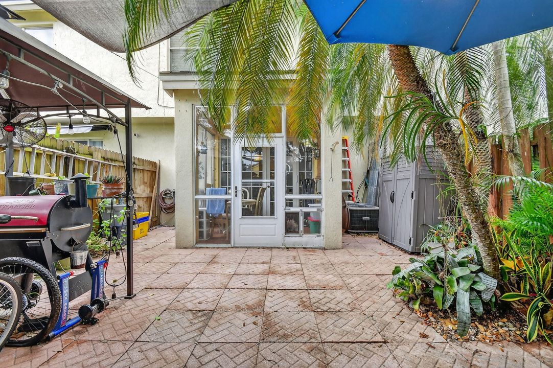 Active With Contract: $425,000 (3 beds, 2 baths, 1559 Square Feet)