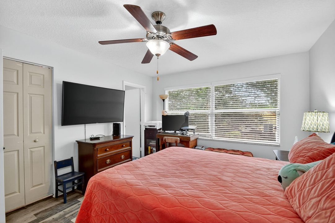 Active With Contract: $425,000 (3 beds, 2 baths, 1559 Square Feet)