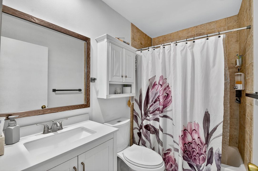 Active With Contract: $425,000 (3 beds, 2 baths, 1559 Square Feet)