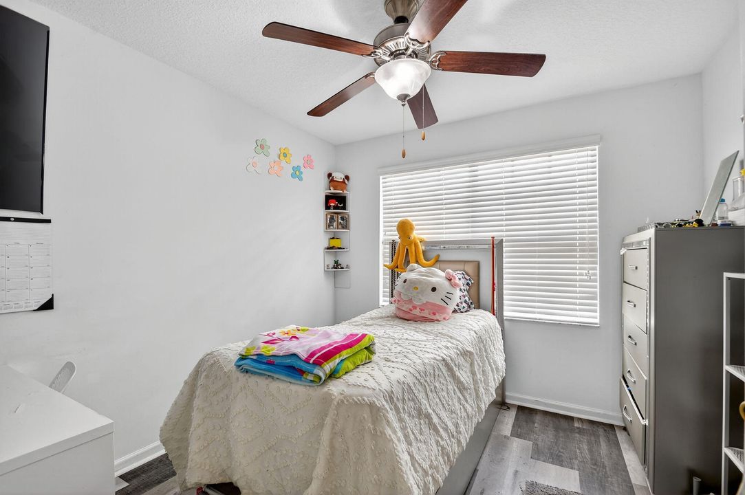 Active With Contract: $425,000 (3 beds, 2 baths, 1559 Square Feet)