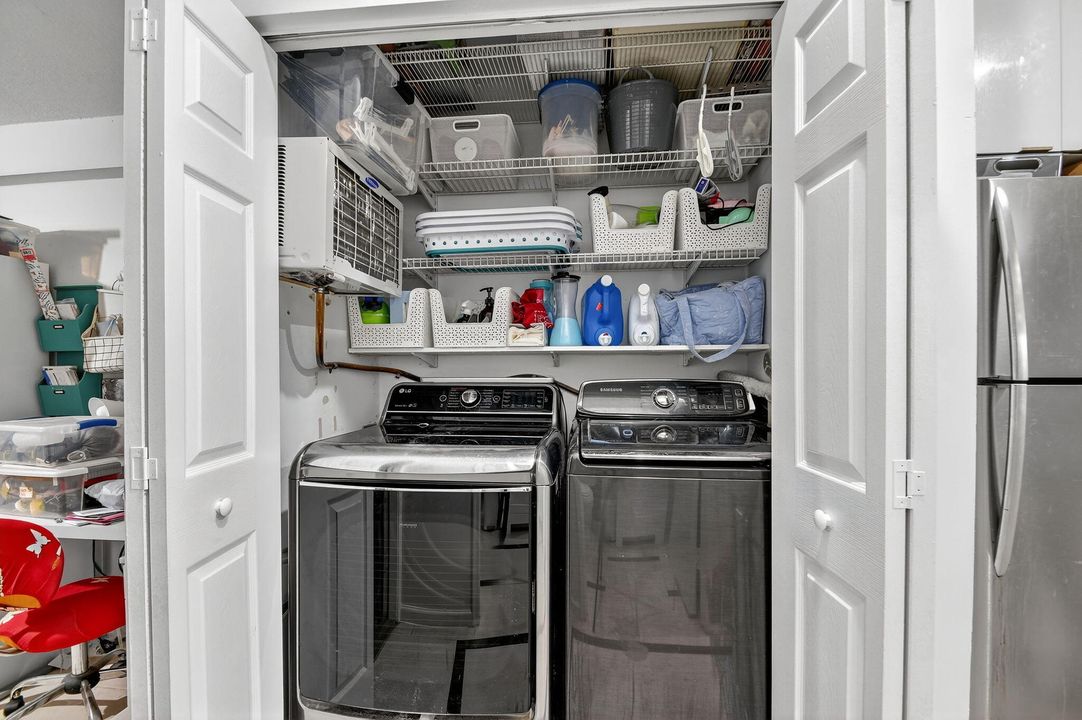 Active With Contract: $425,000 (3 beds, 2 baths, 1559 Square Feet)